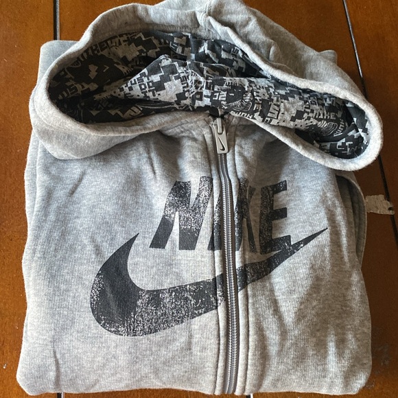 Nike size L(14/16) hoodie approximately 24 inches long. Nice condition. - Picture 7 of 11